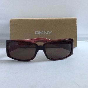 DKNY LADIES SUNGLASSES.